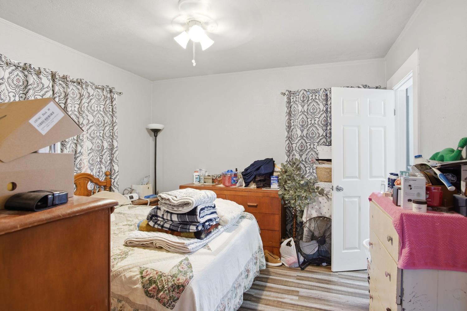 925 W 21st St, Merced, CA 95340