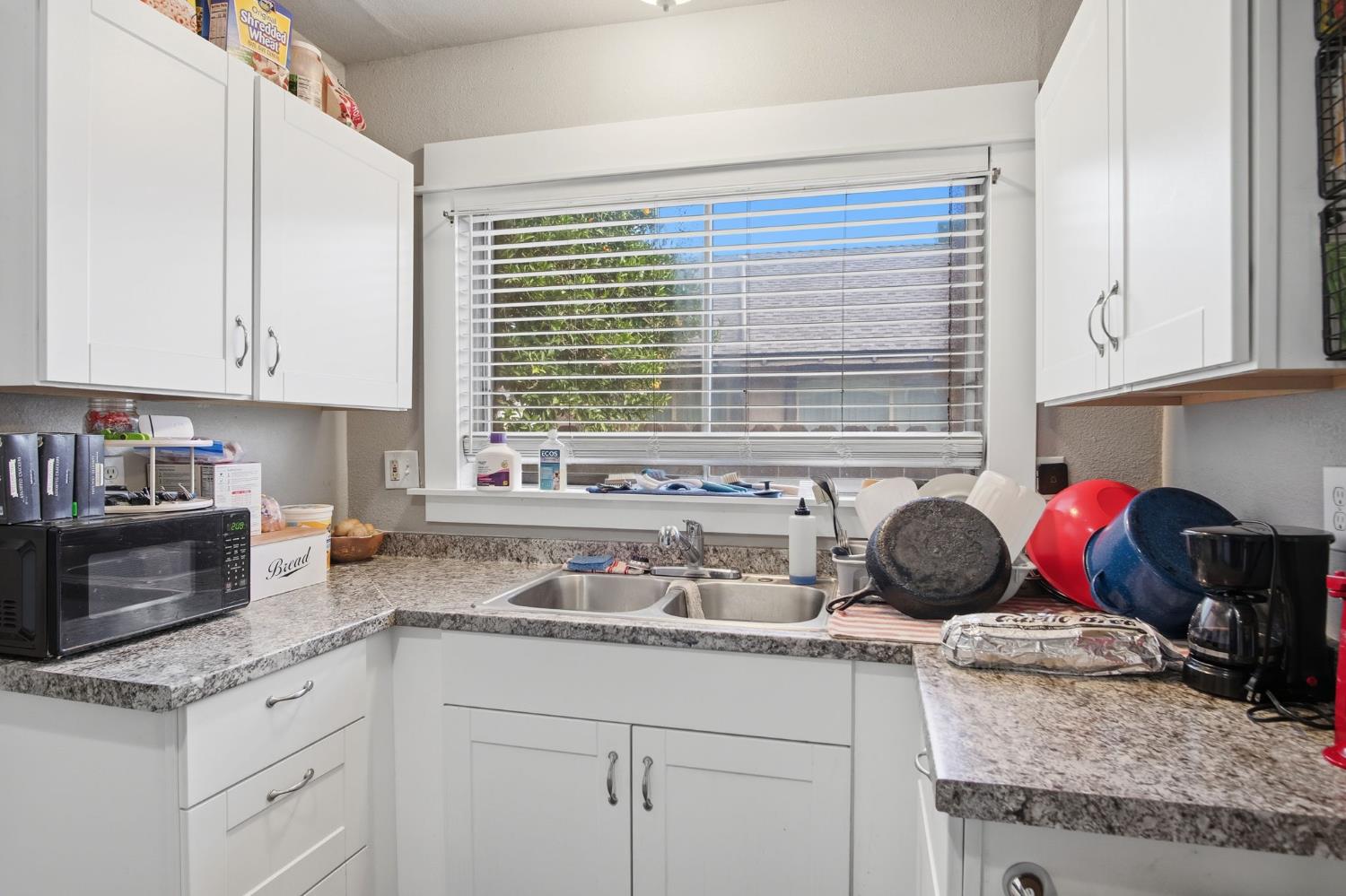 925 W 21st St, Merced, CA 95340