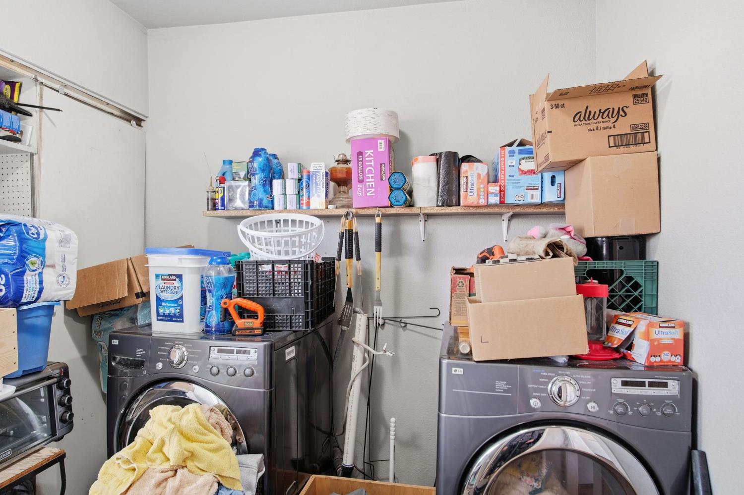 925 W 21st St, Merced, CA 95340