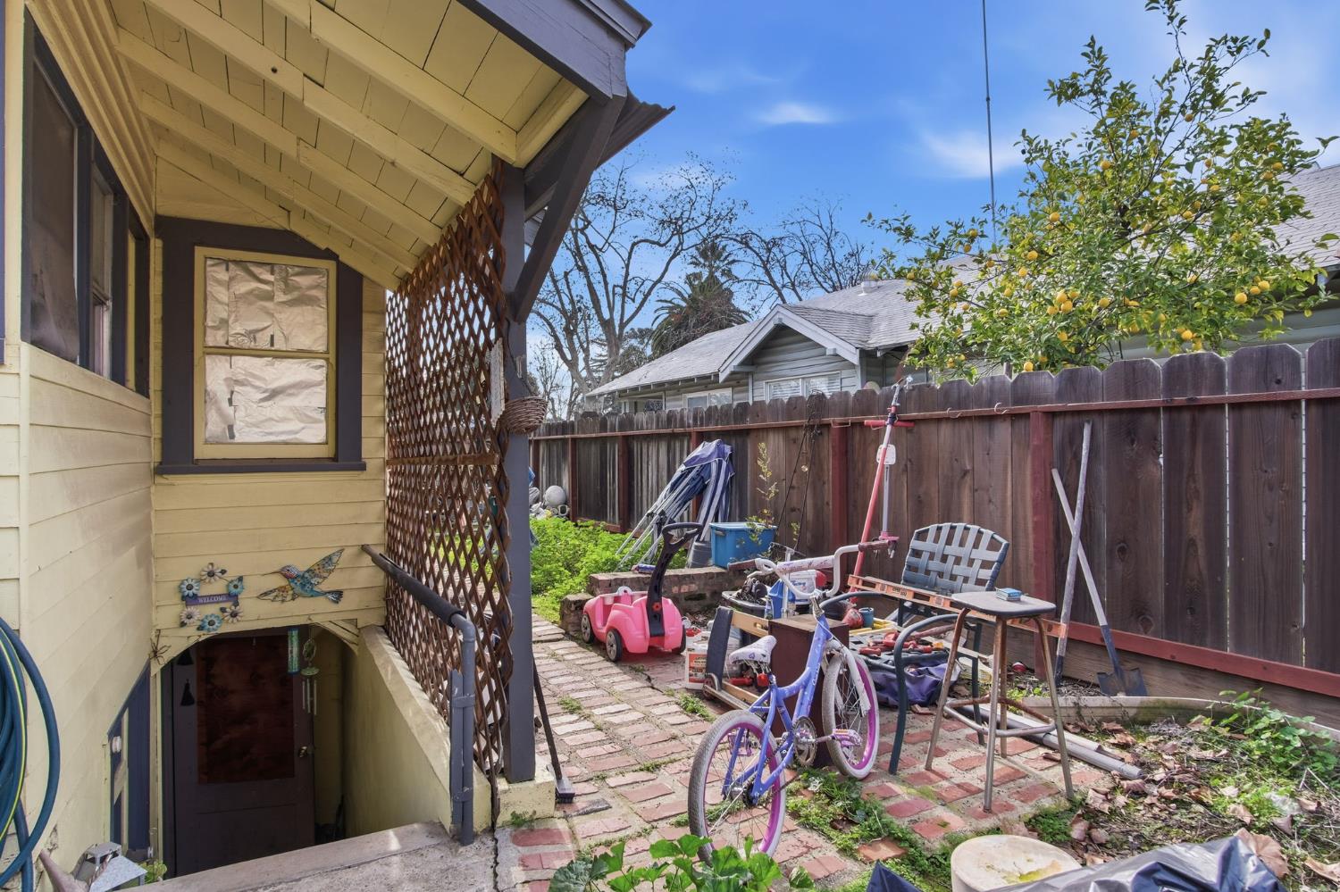 925 W 21st St, Merced, CA 95340