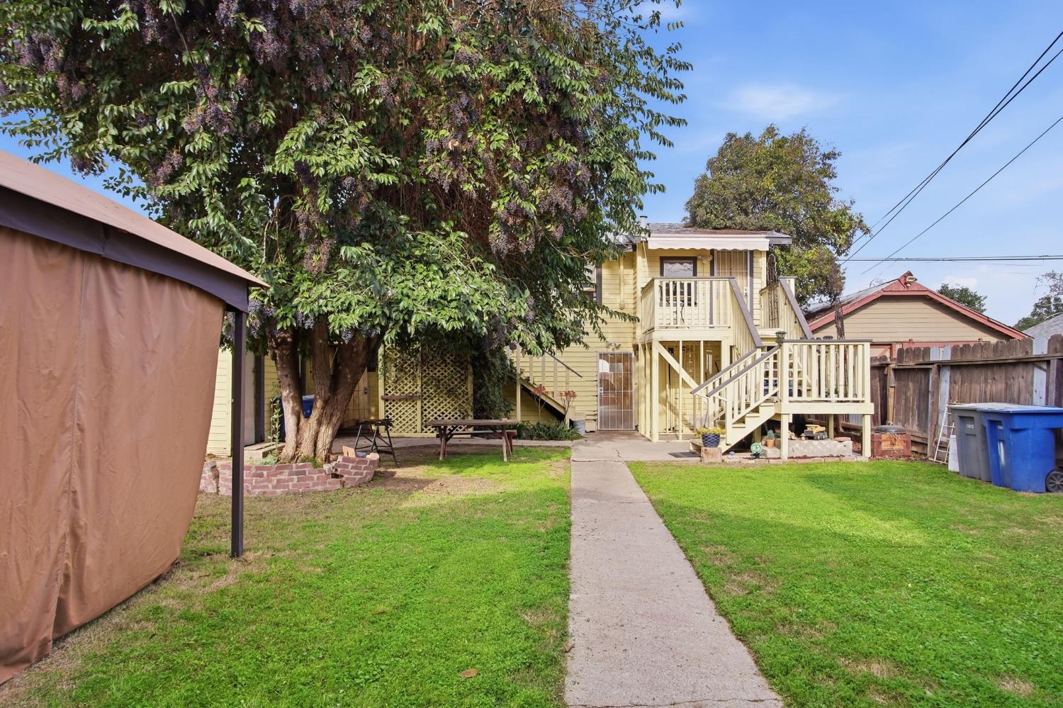 925 W 21st St, Merced, CA 95340