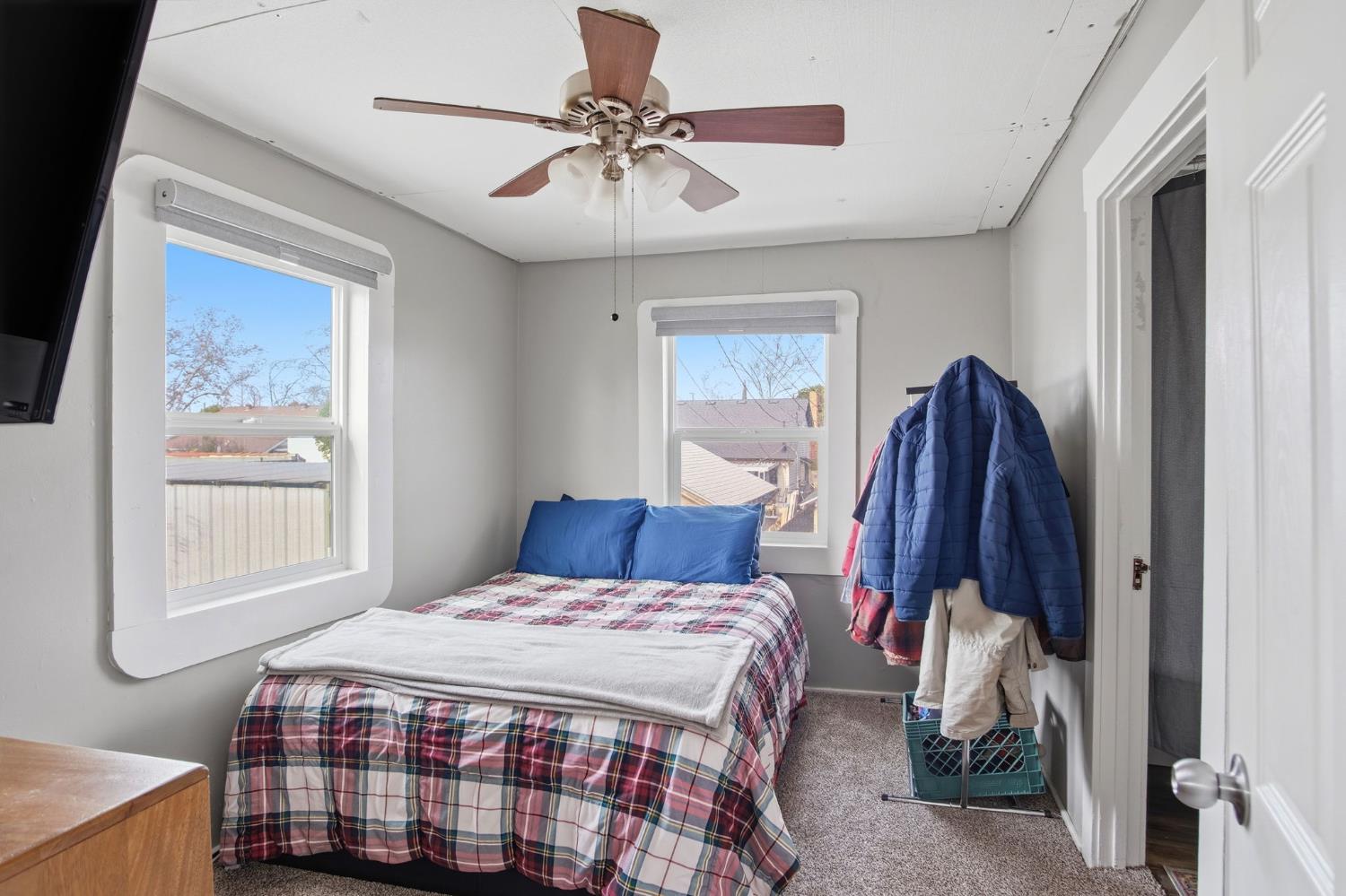 925 W 21st St, Merced, CA 95340