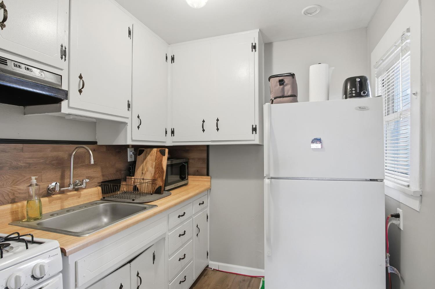 925 W 21st St, Merced, CA 95340