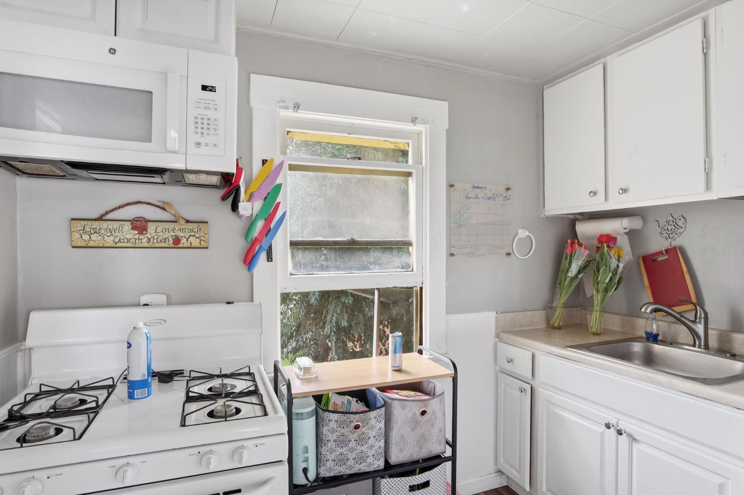 925 W 21st St, Merced, CA 95340