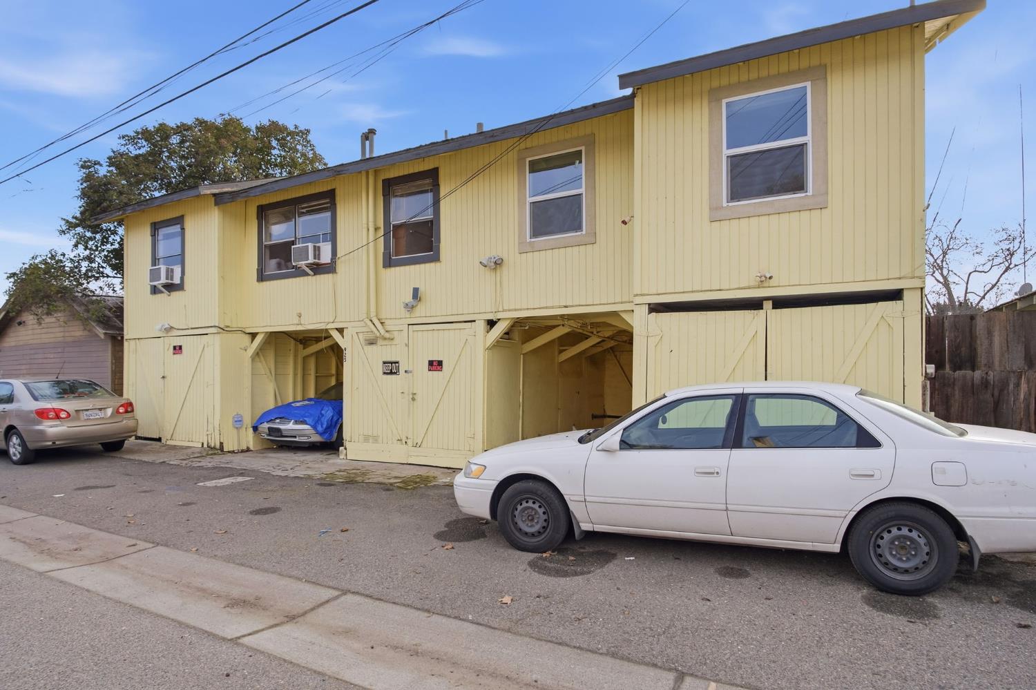 925 W 21st St, Merced, CA 95340