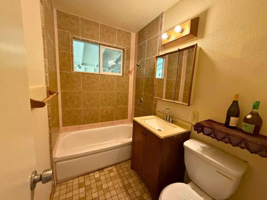 1123 Sutter, Modesto, CA 95351