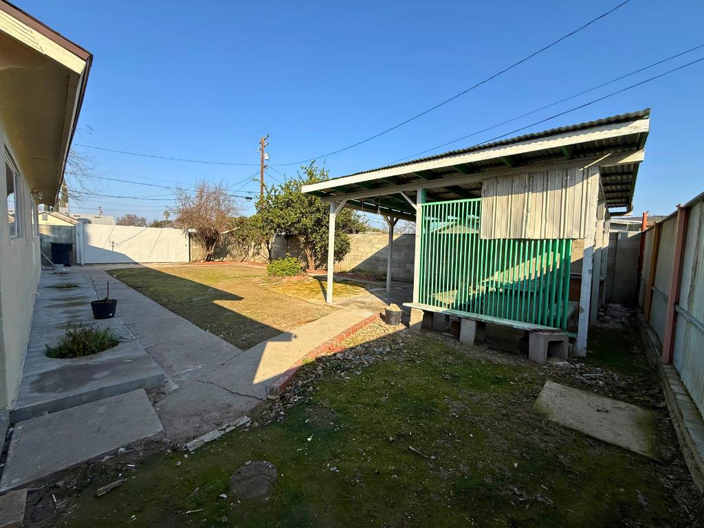 1123 Sutter, Modesto, CA 95351