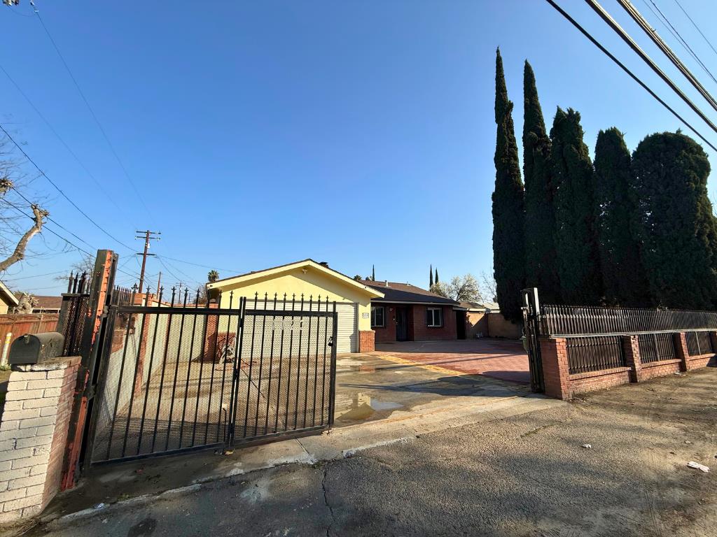 1123 Sutter, Modesto, CA 95351