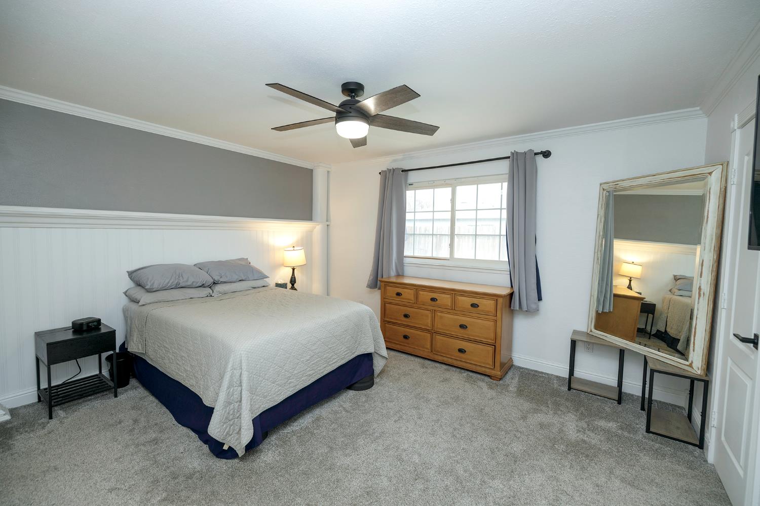 1737 Sanchez Way, Escalon, CA 95320