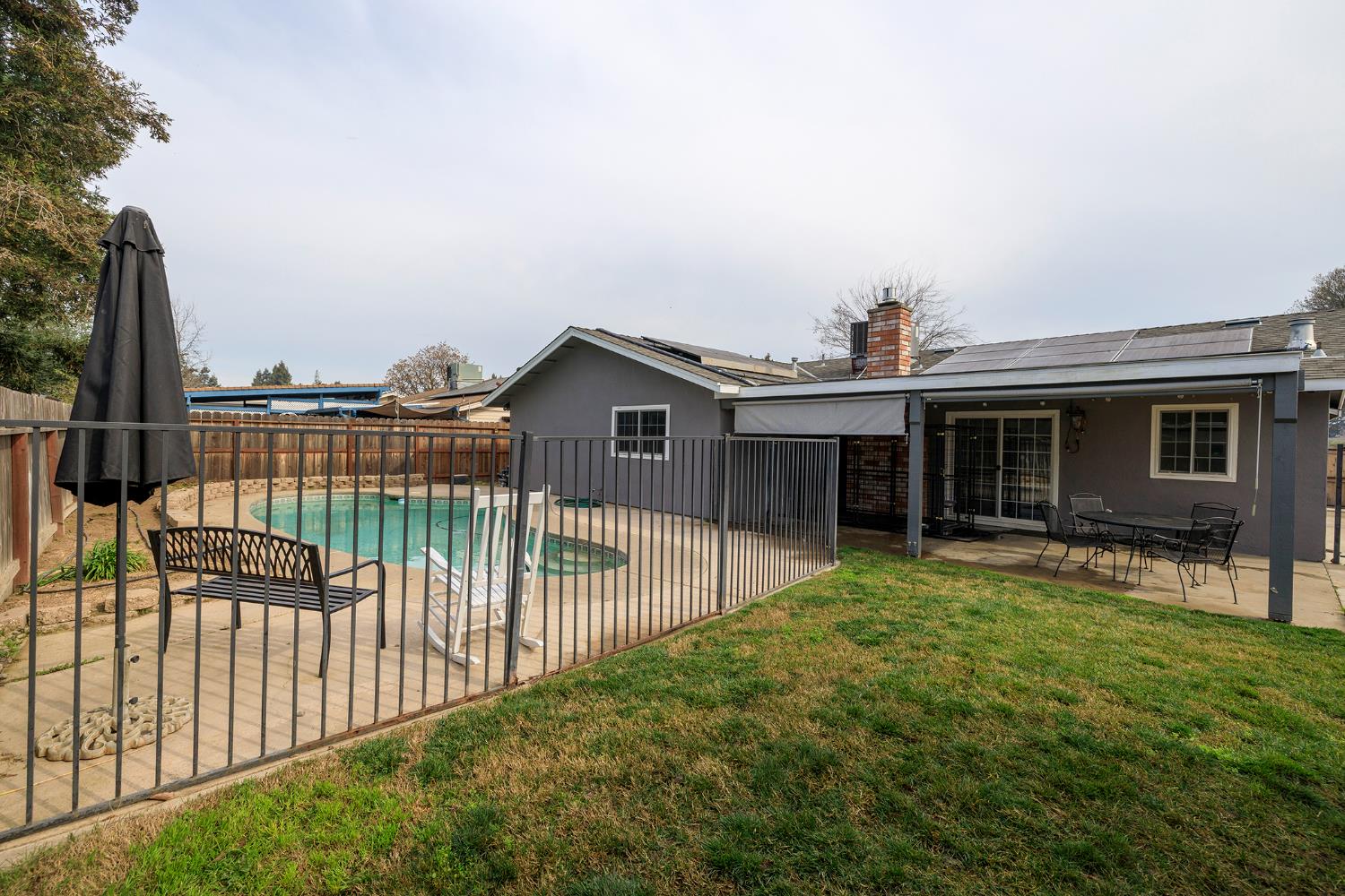 1737 Sanchez Way, Escalon, CA 95320