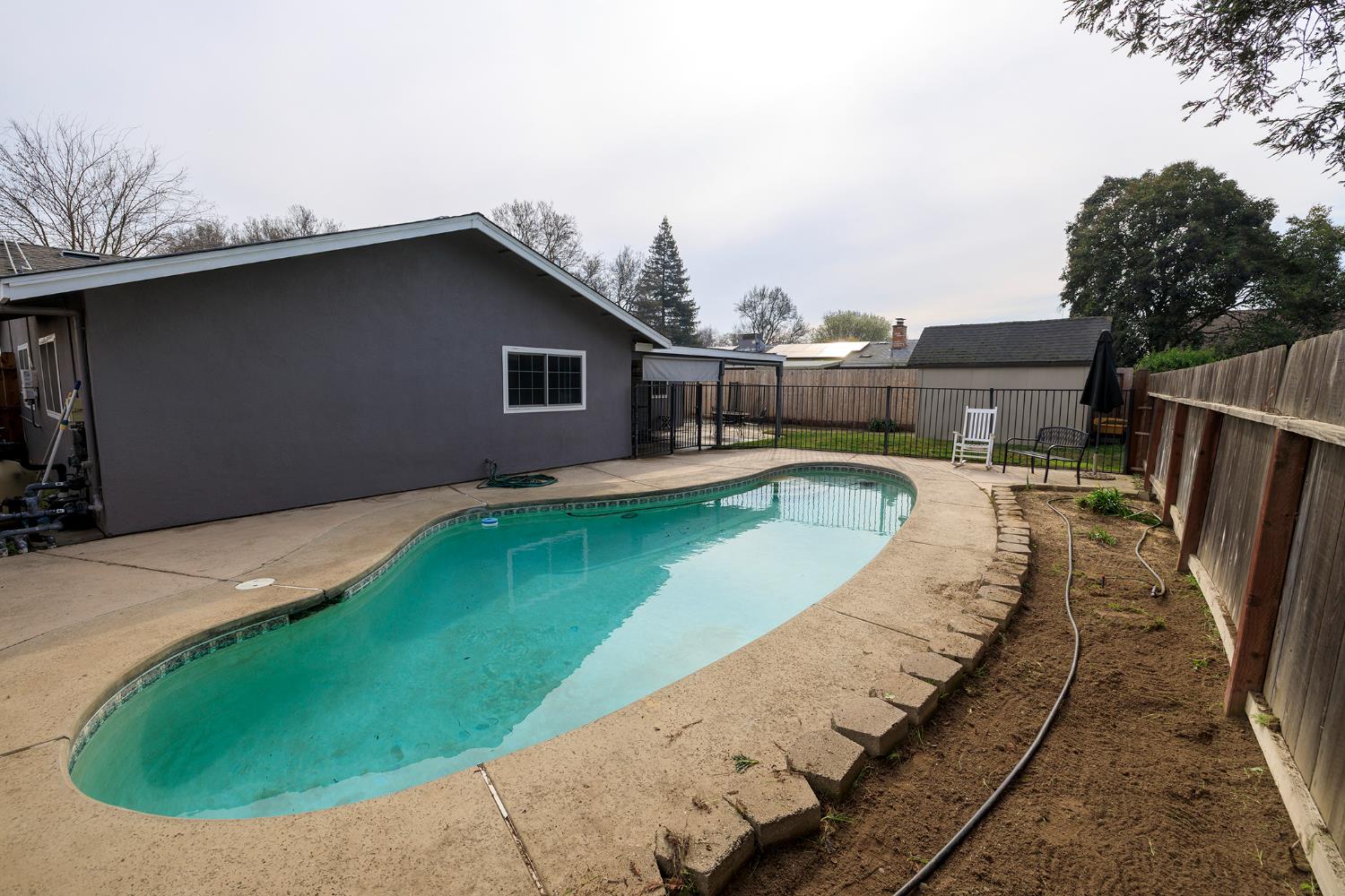 1737 Sanchez Way, Escalon, CA 95320