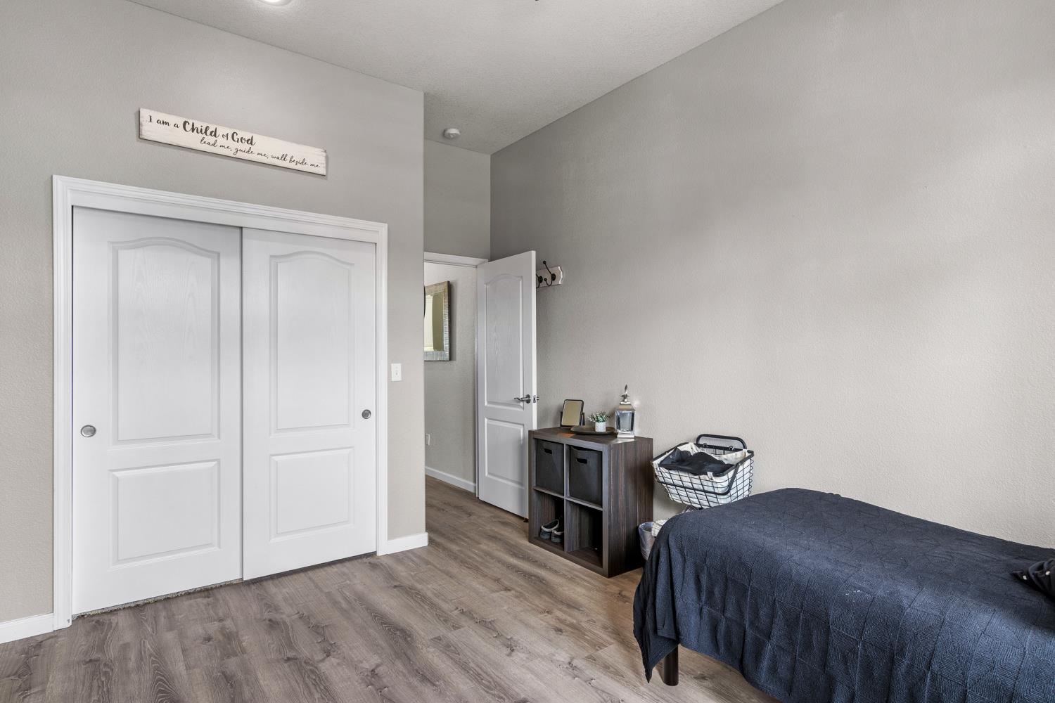 136 Woods Creek Dr, Oakdale, CA 95361