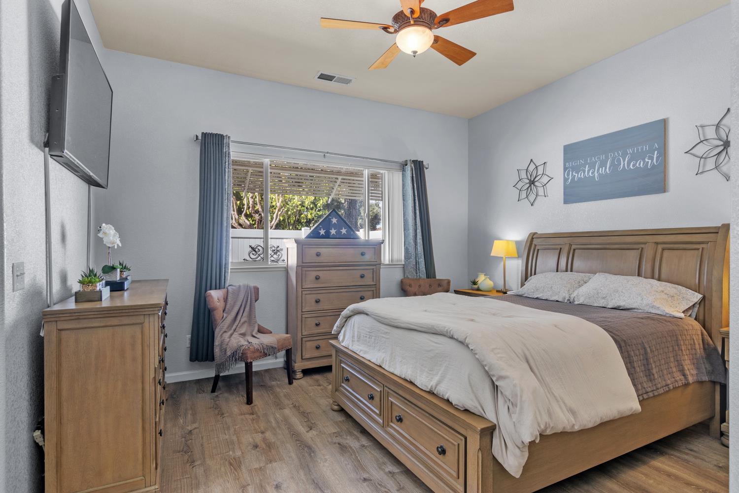 136 Woods Creek Dr, Oakdale, CA 95361