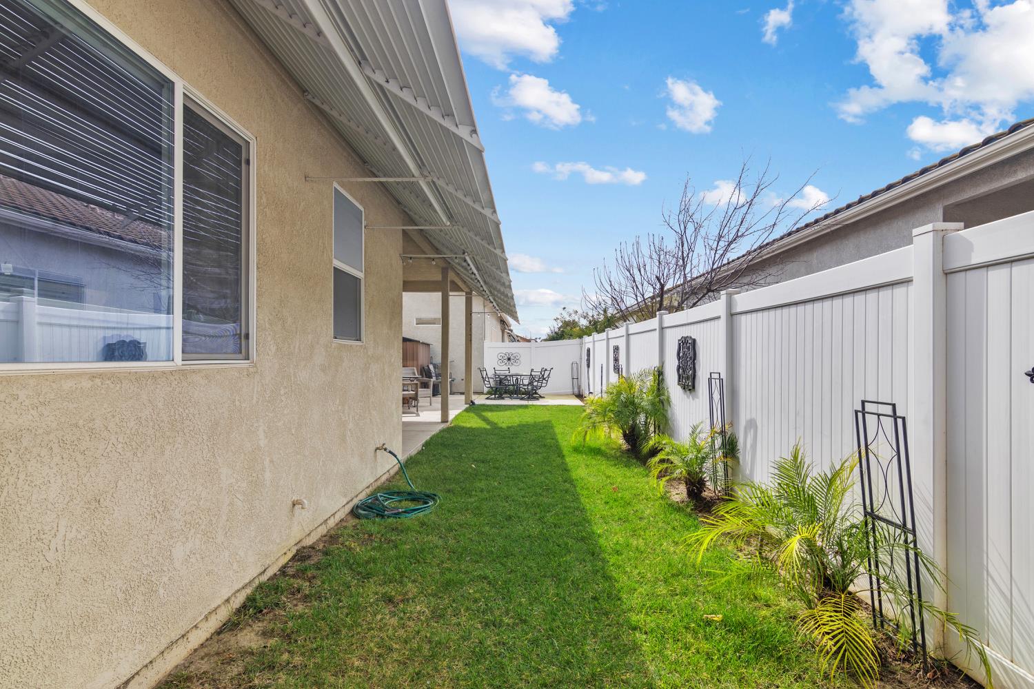 136 Woods Creek Dr, Oakdale, CA 95361