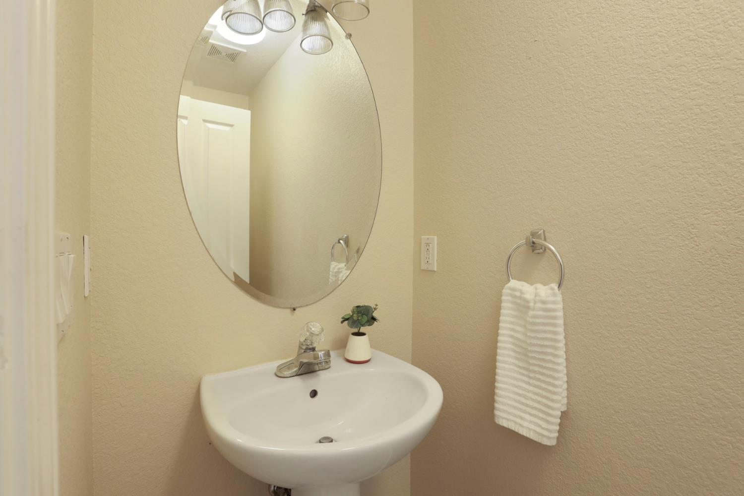 1366 Garibaldi Place, Manteca, CA 95336