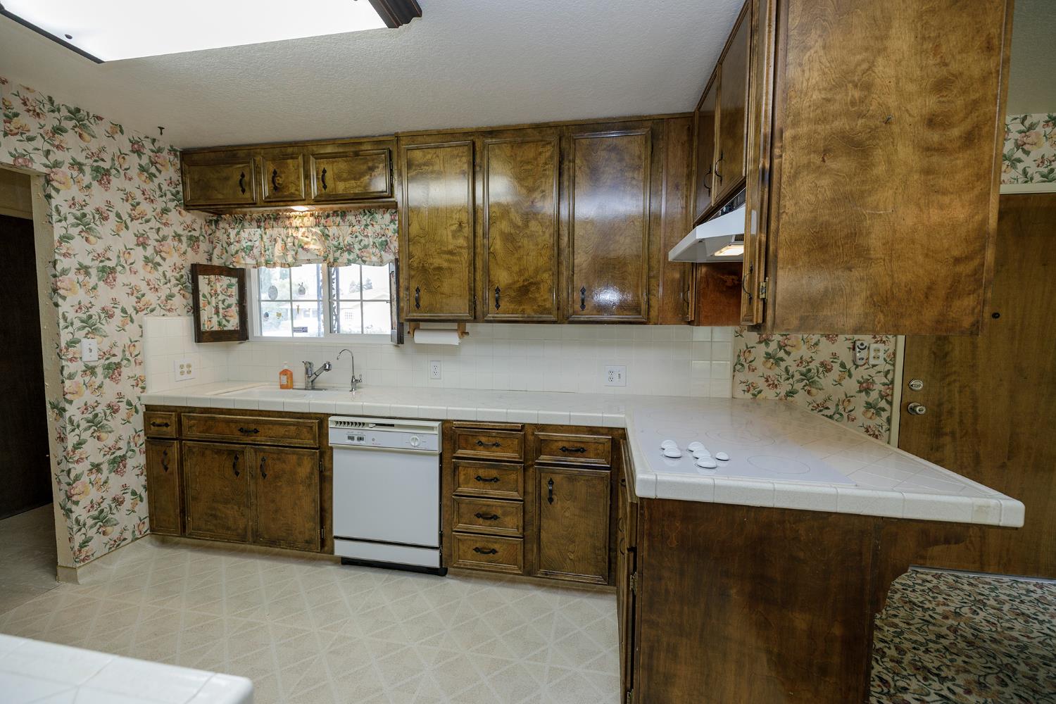 2408 Tallent Dr, Modesto, CA 95355