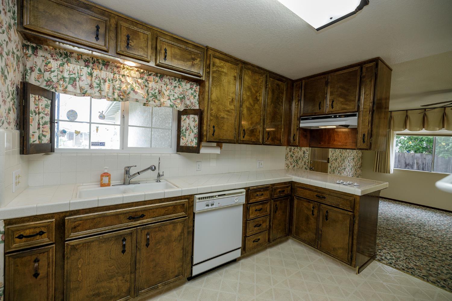 2408 Tallent Dr, Modesto, CA 95355