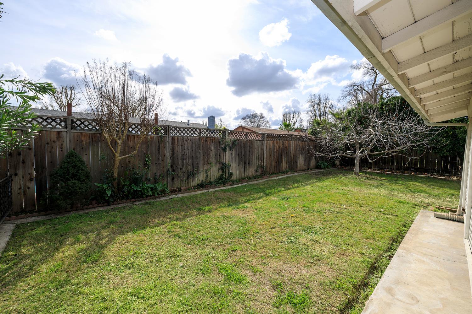 2408 Tallent Dr, Modesto, CA 95355