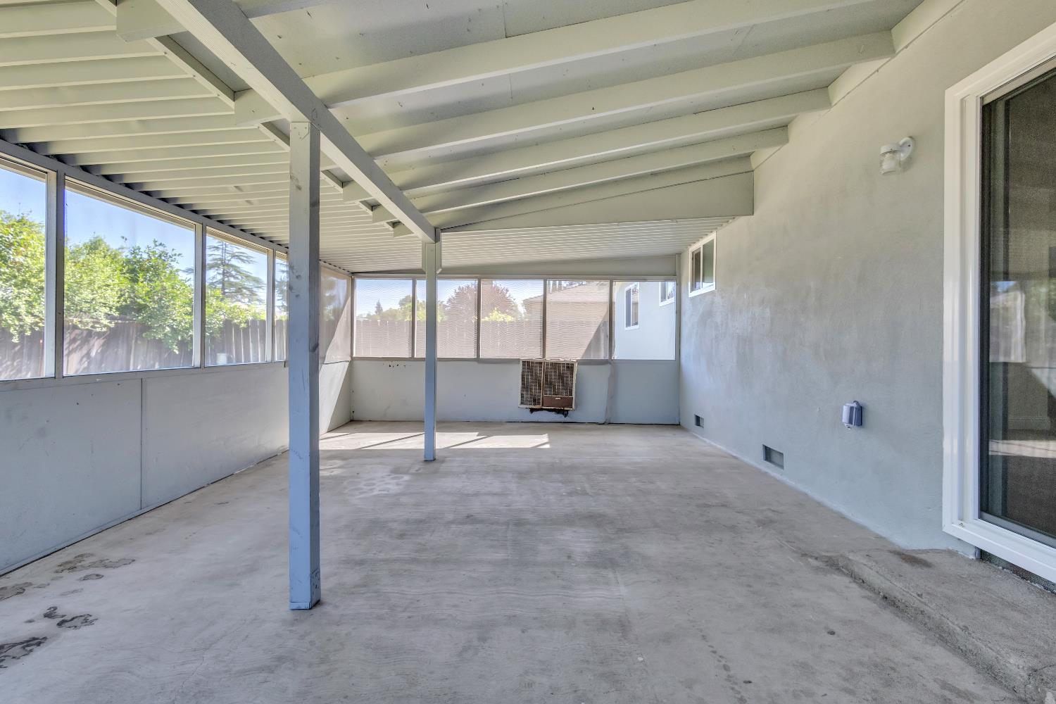 1625 Brentwood Ct, Modesto, CA 95350