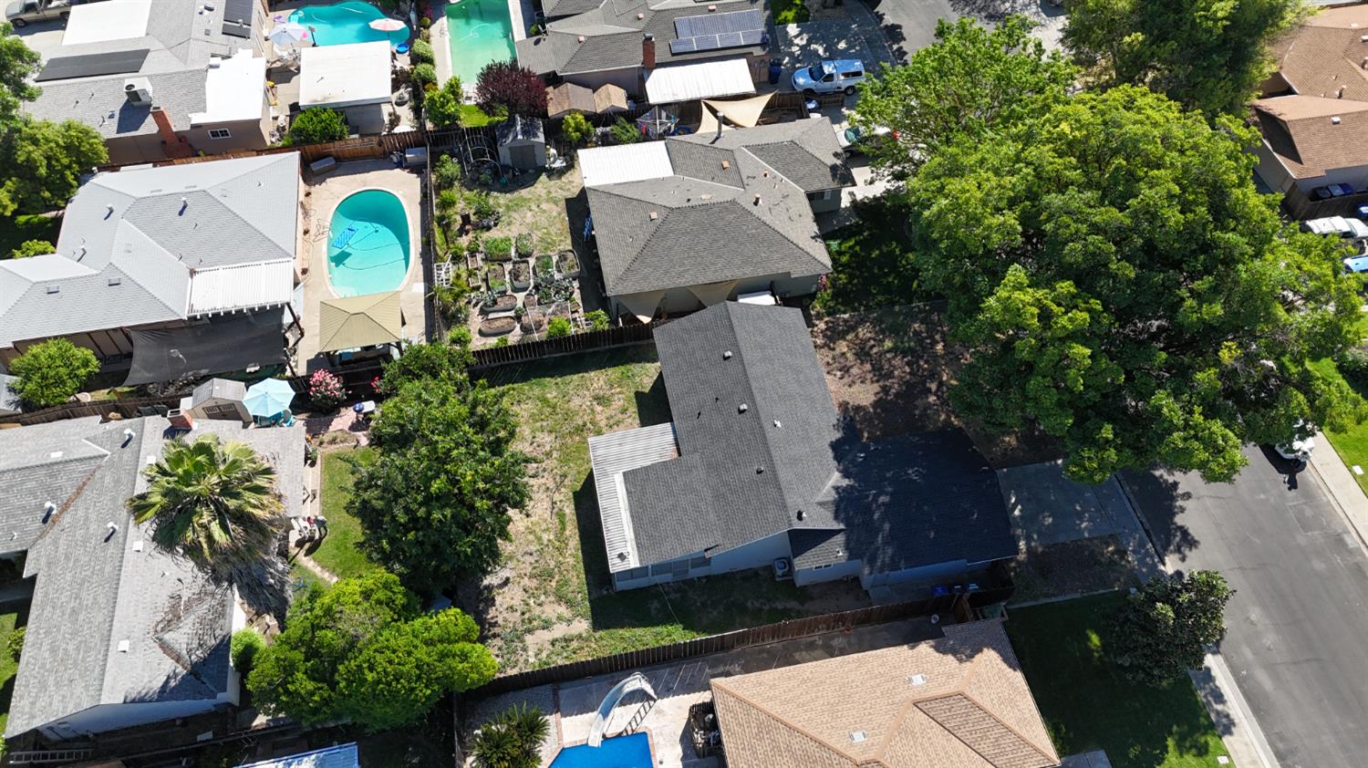 1625 Brentwood Ct, Modesto, CA 95350