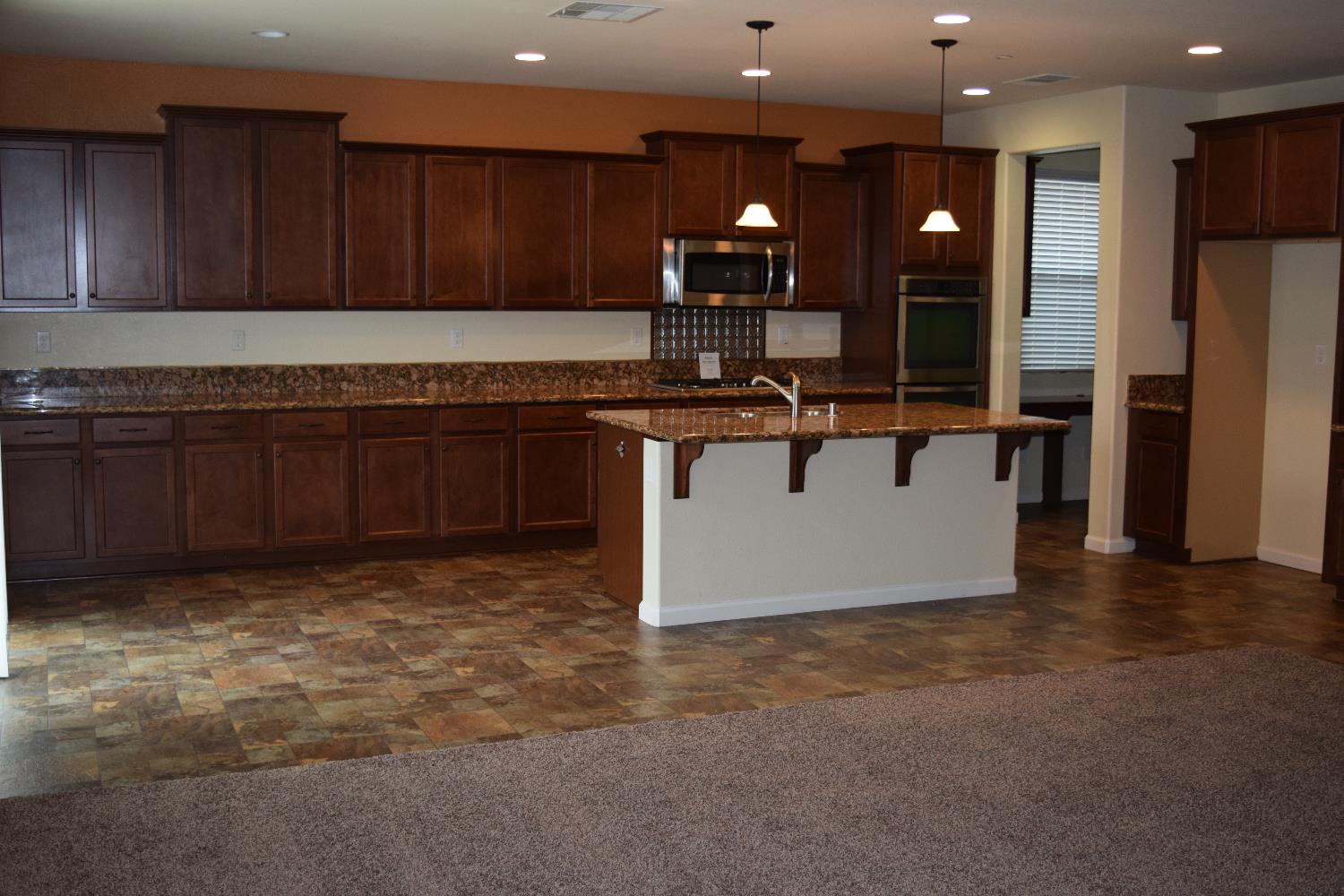 935 Mono St, Manteca, CA 95337