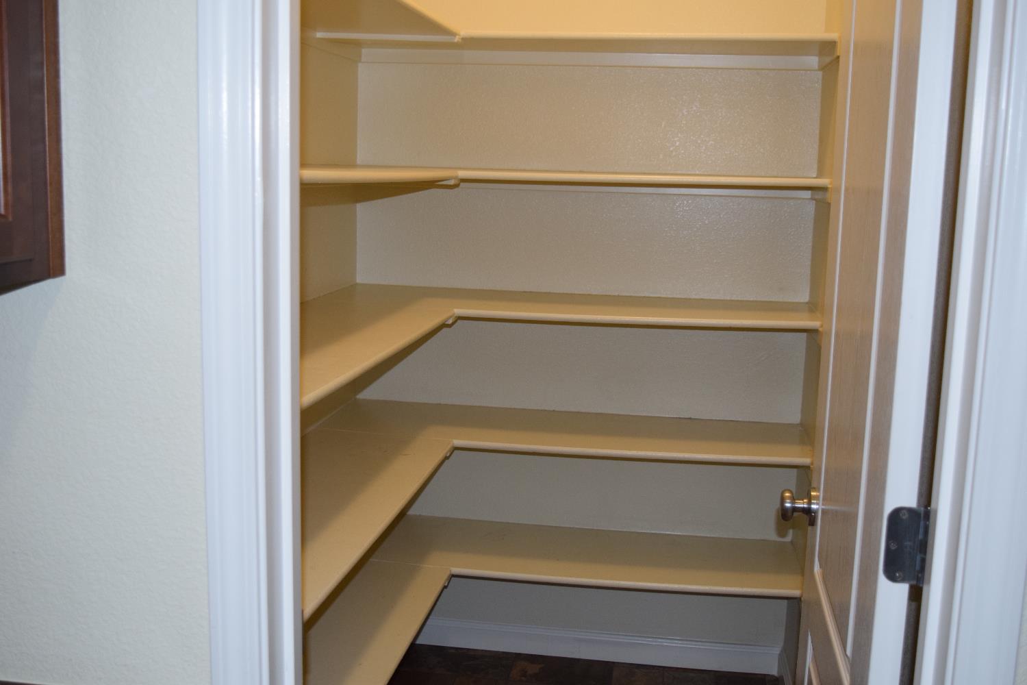 935 Mono St, Manteca, CA 95337