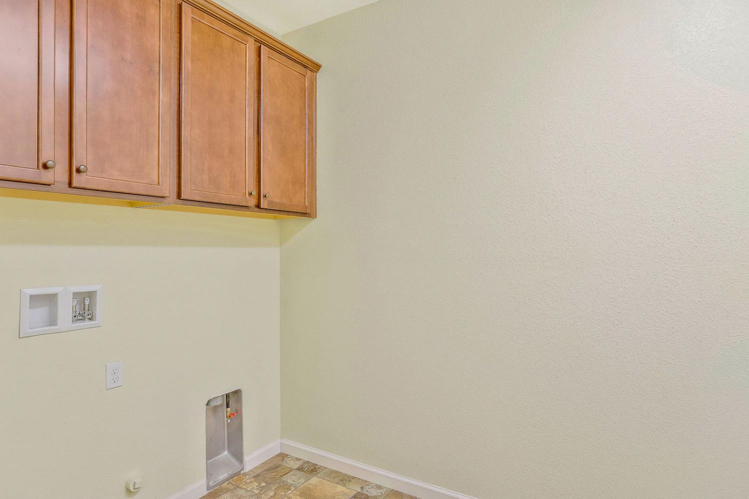 935 Mono St, Manteca, CA 95337