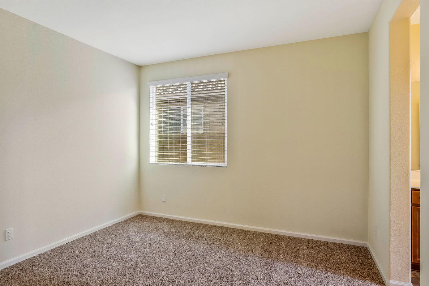 935 Mono St, Manteca, CA 95337