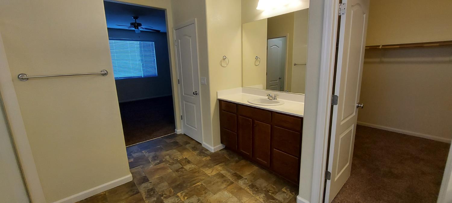 935 Mono St, Manteca, CA 95337