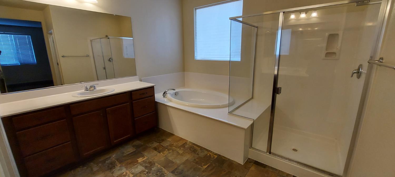 935 Mono St, Manteca, CA 95337