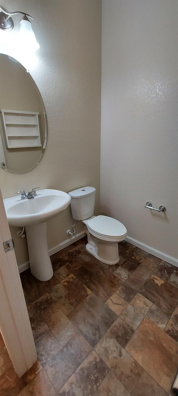 935 Mono St, Manteca, CA 95337