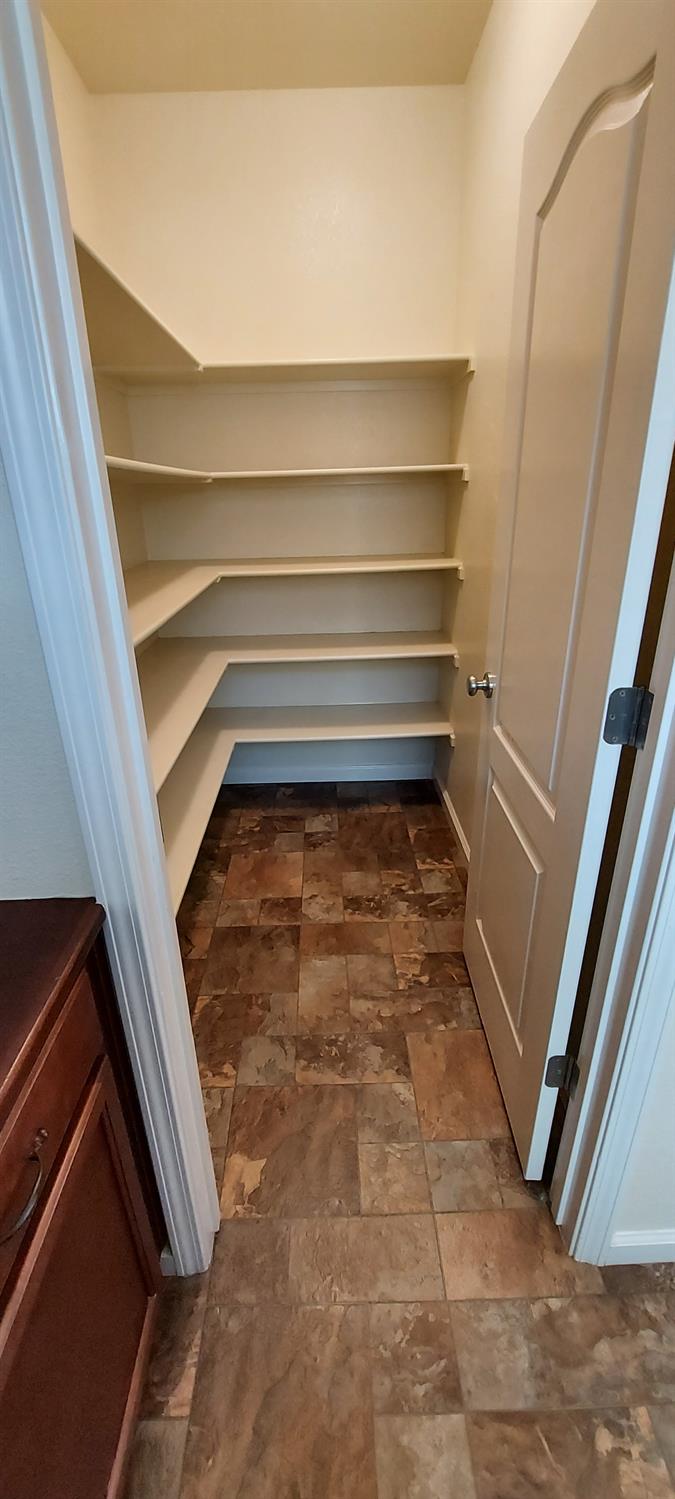 935 Mono St, Manteca, CA 95337