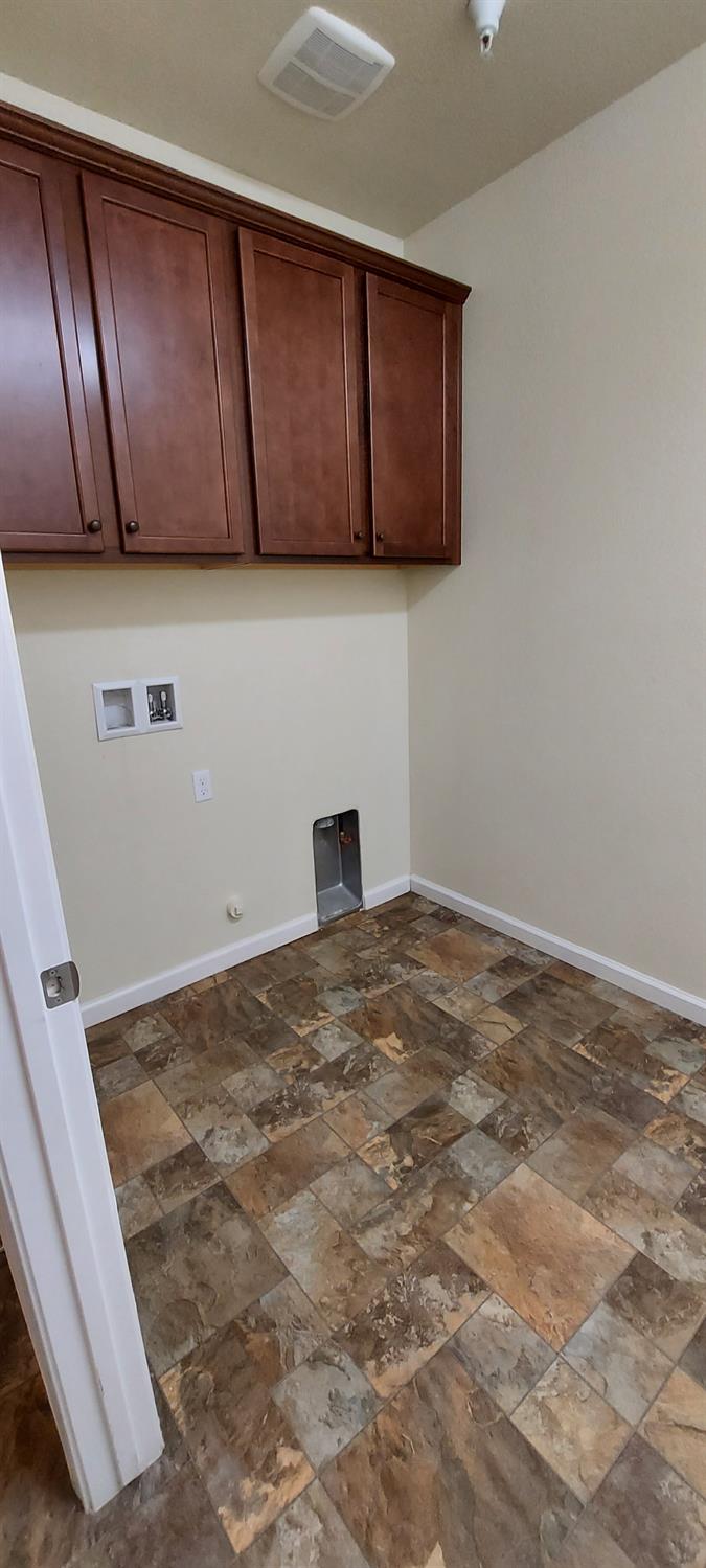 935 Mono St, Manteca, CA 95337