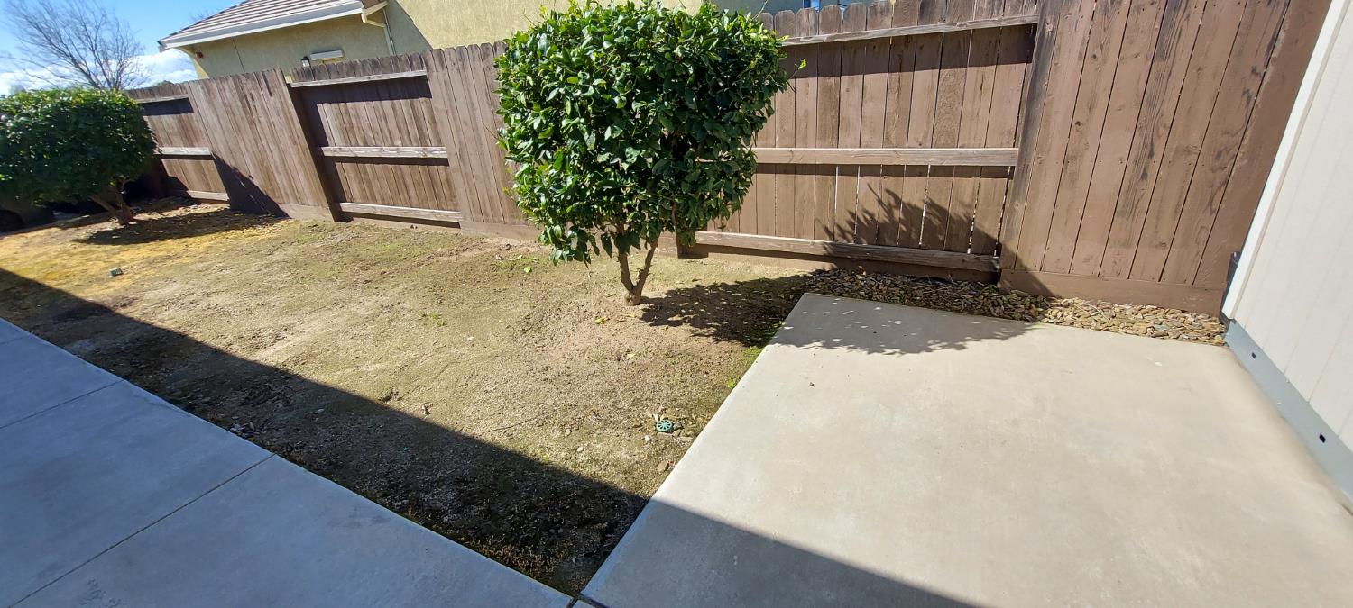 935 Mono St, Manteca, CA 95337