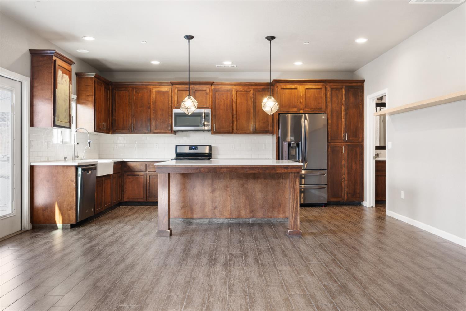 547 Granada Ct, Merced, CA 95341