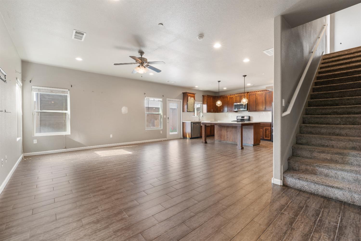 547 Granada Ct, Merced, CA 95341