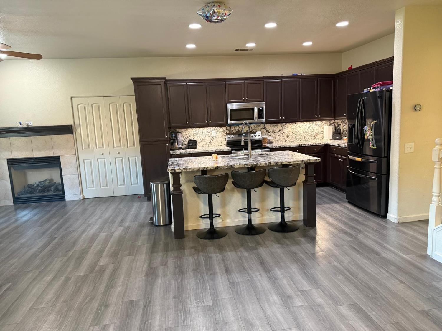 4185 Pathway Ln, Turlock, CA 95382