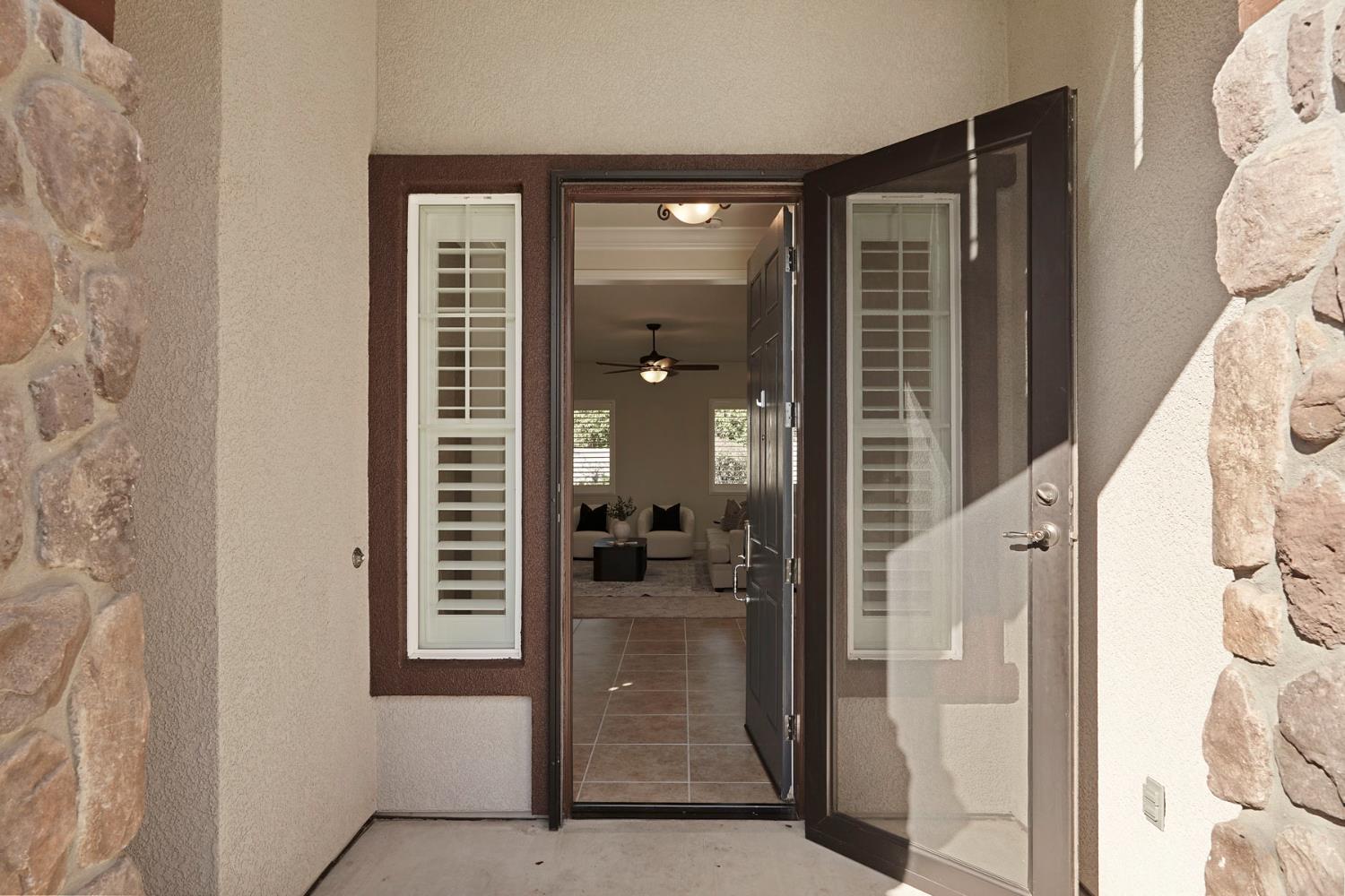 2419 Belle Glade Ln, Manteca, CA 95336