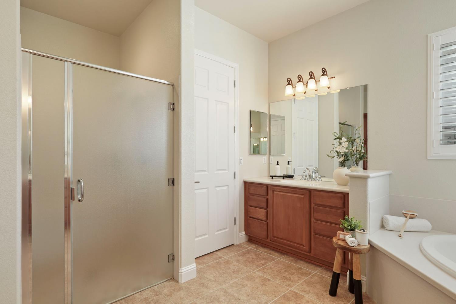 2419 Belle Glade Ln, Manteca, CA 95336