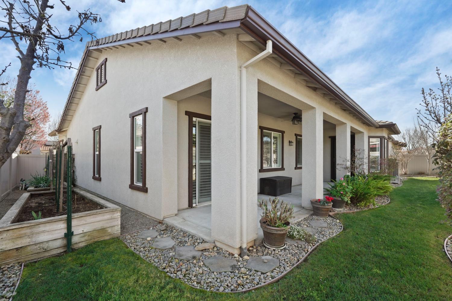 2419 Belle Glade Ln, Manteca, CA 95336