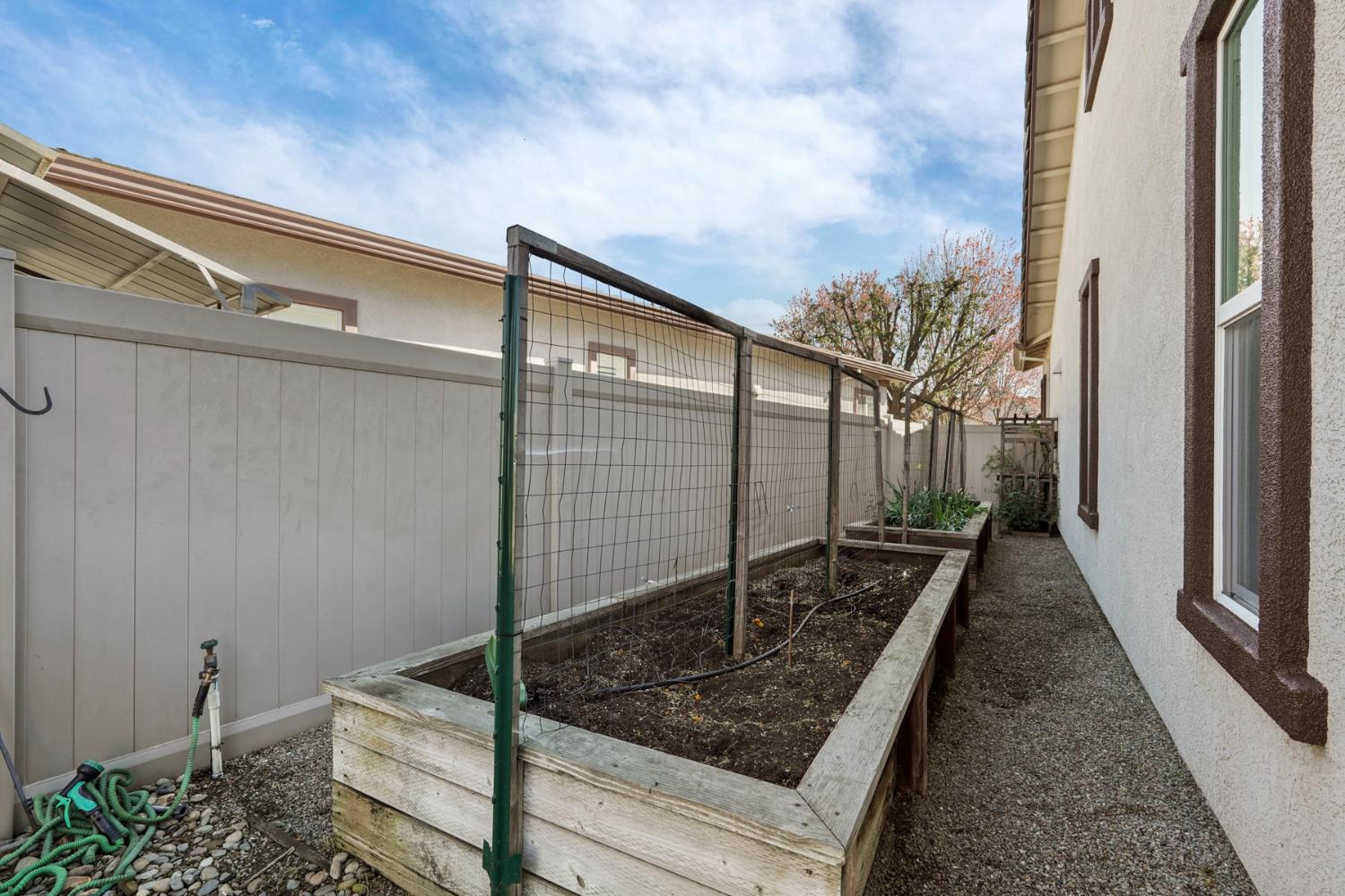 2419 Belle Glade Ln, Manteca, CA 95336