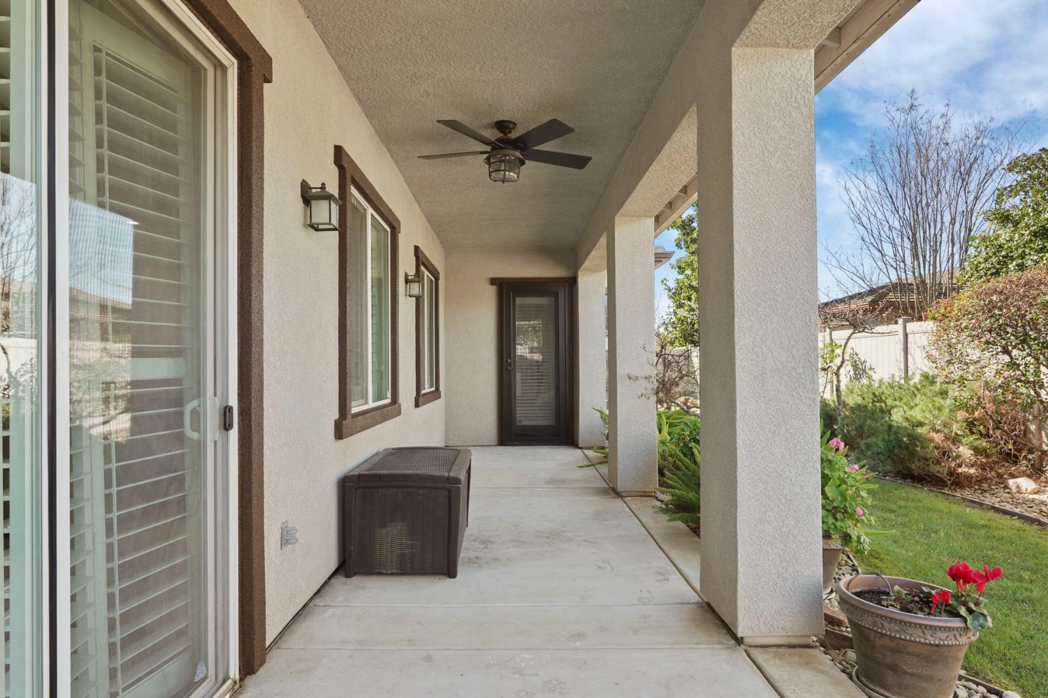 2419 Belle Glade Ln, Manteca, CA 95336