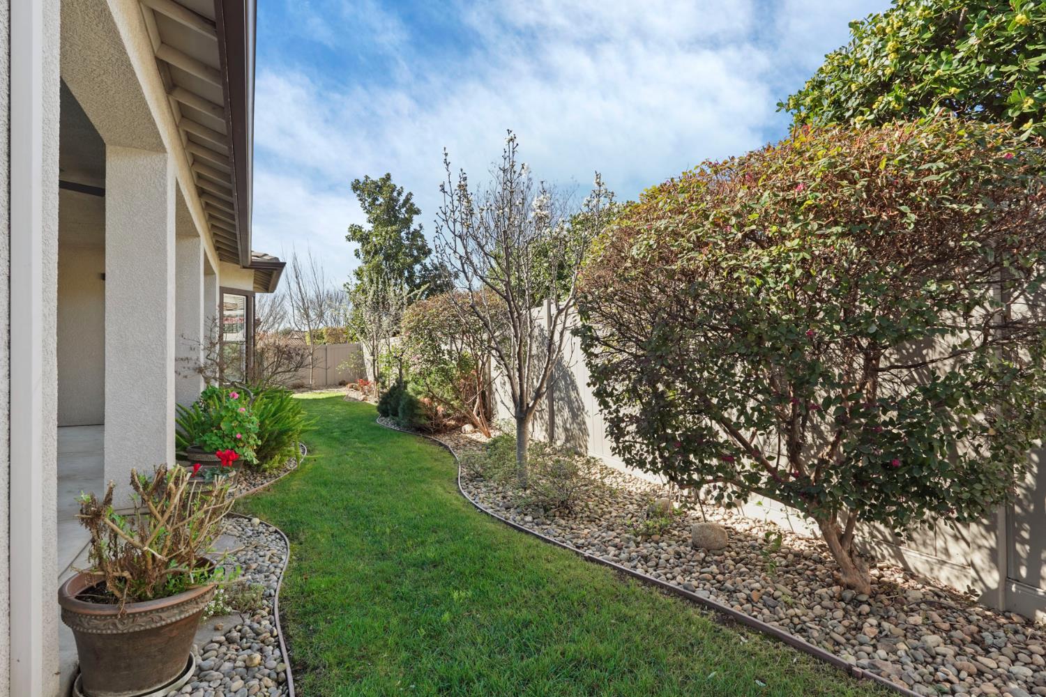 2419 Belle Glade Ln, Manteca, CA 95336