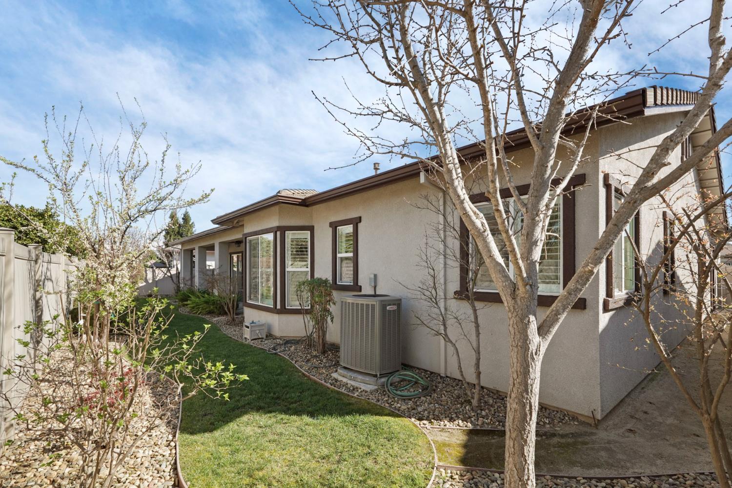 2419 Belle Glade Ln, Manteca, CA 95336