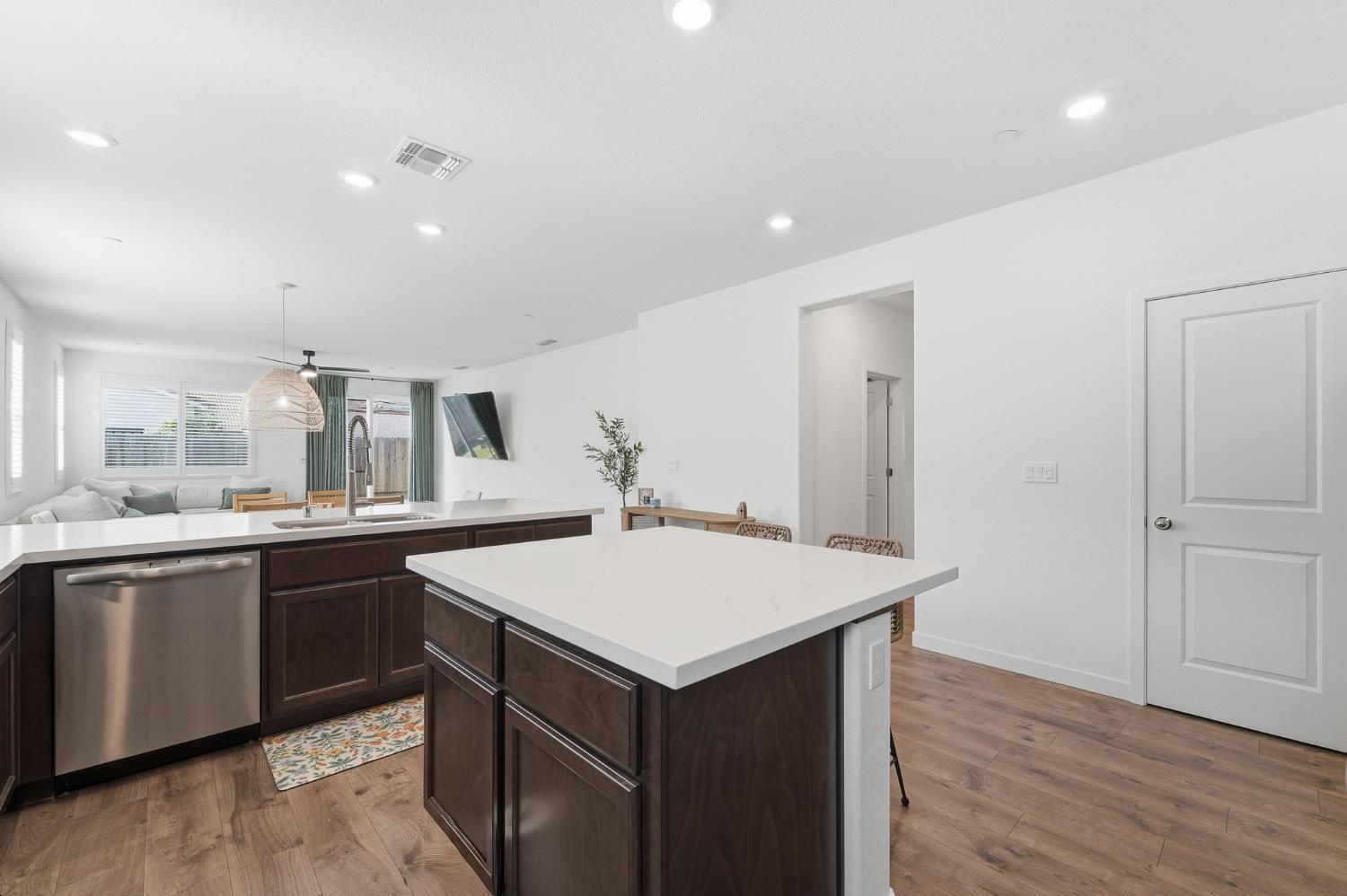 3449 Guru Dr, Ceres, CA 95307