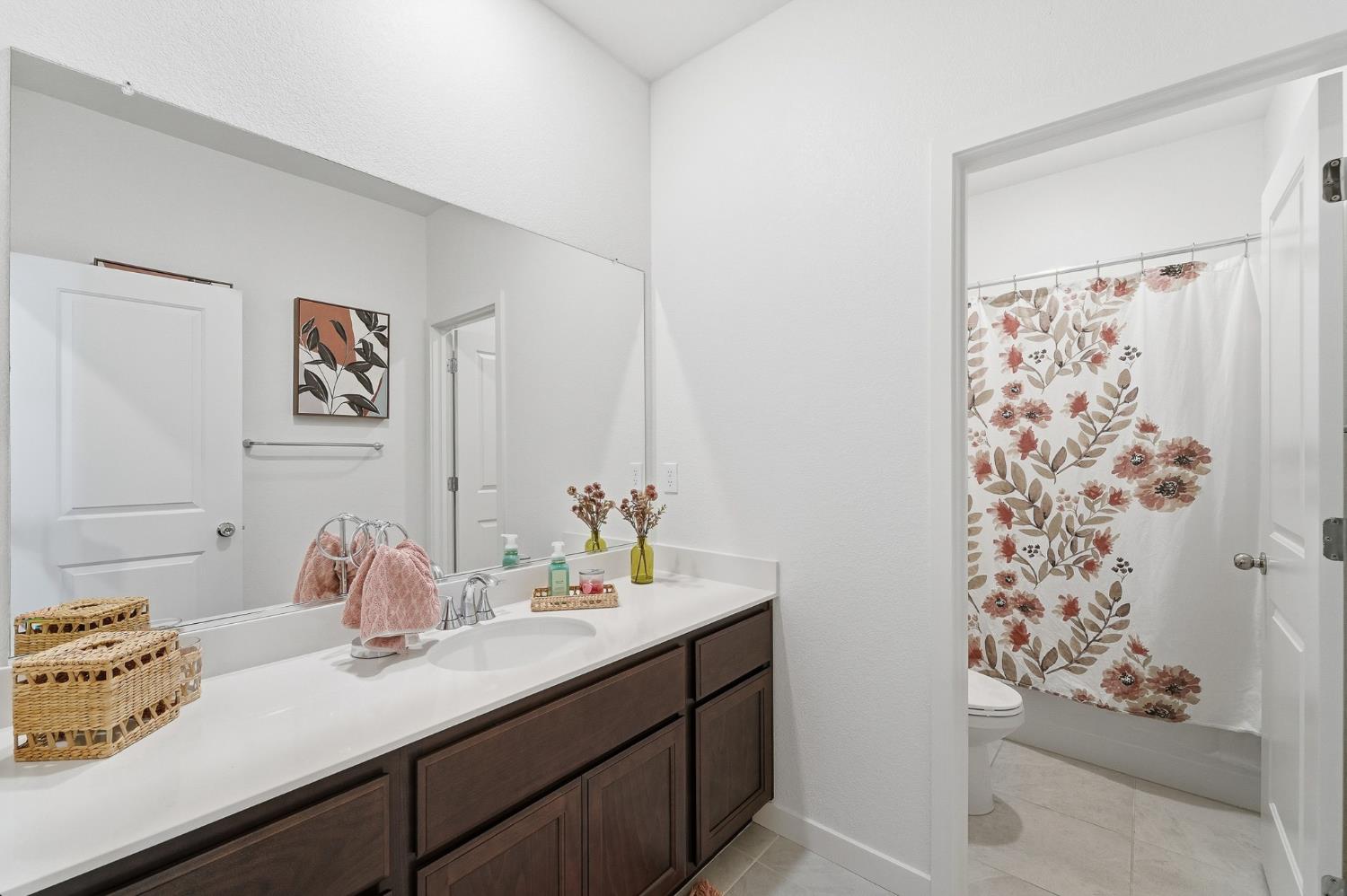 3449 Guru Dr, Ceres, CA 95307