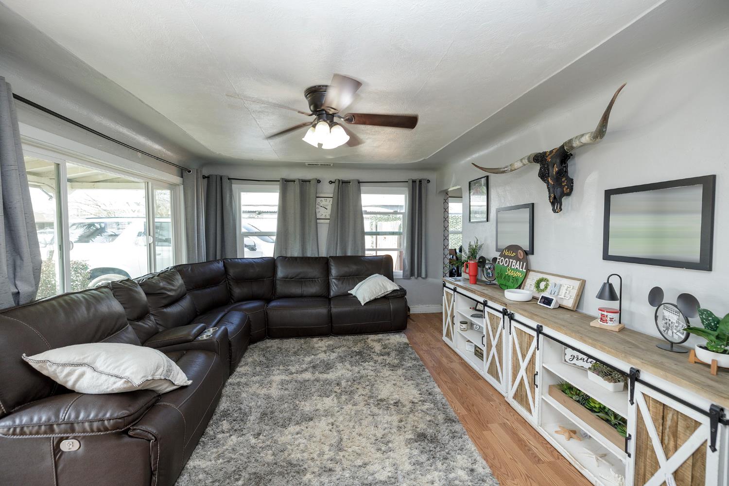 599 S Minaret St, Turlock, CA 95380