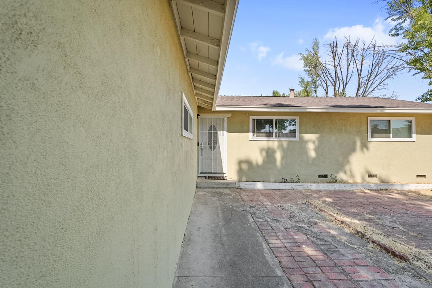 301 S Emerald Ave, Modesto, CA 95351