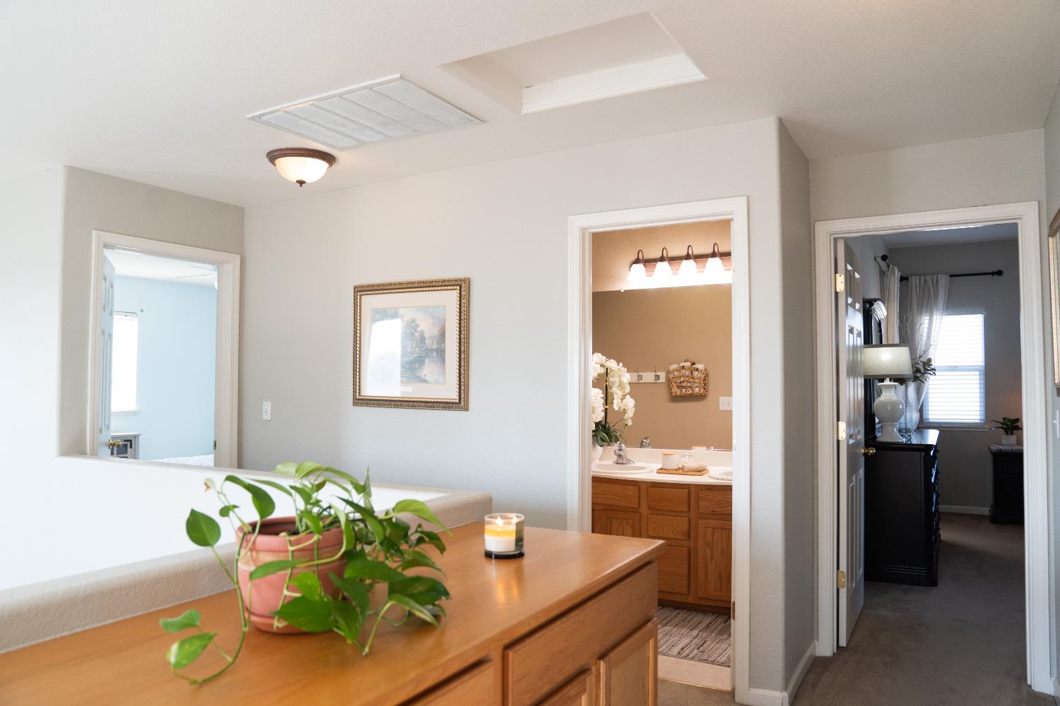 1606 Symphony Ln, Hughson, CA 95326