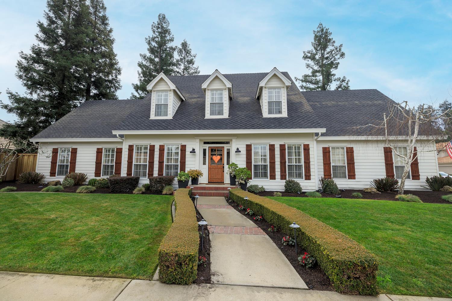 2220 Castleview Dr, Turlock, CA 95382